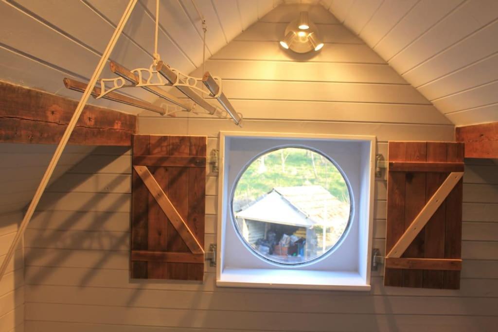 ハダーズフィールド The Scullery - A Quirky Annex With Wood Fireヴィラ エクステリア 写真